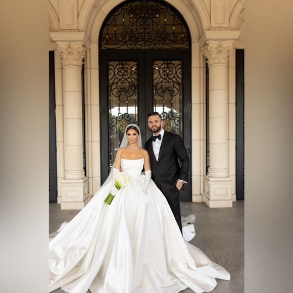 Selling veil & headpiece! - Picture 4 of 10